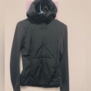 Lululemon Run for Cold hooded puffer jacket size 2